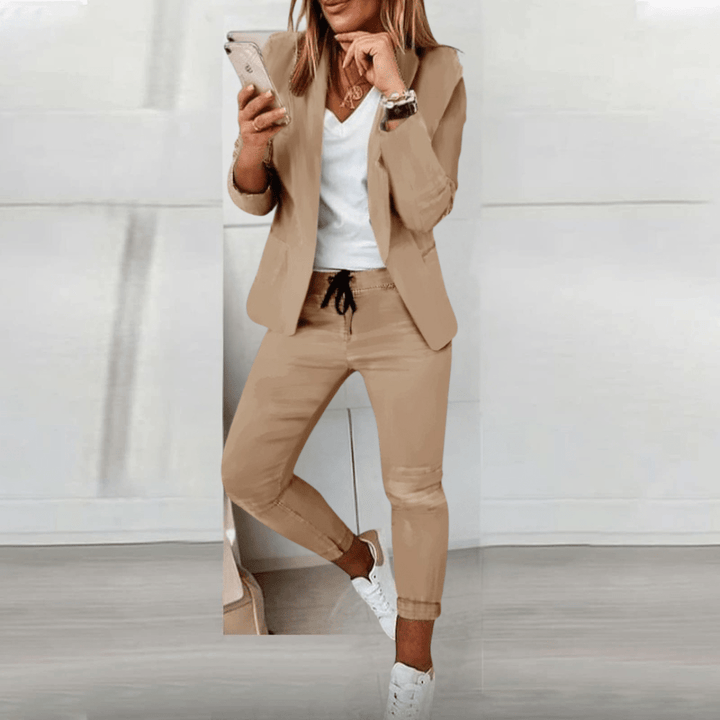 Levoire | Costume Féminin Luxueux Beige