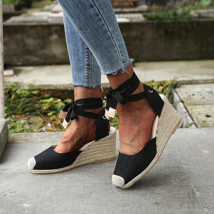 Levoire | Chaussures À Talons Avec Détails En Lacet Noir