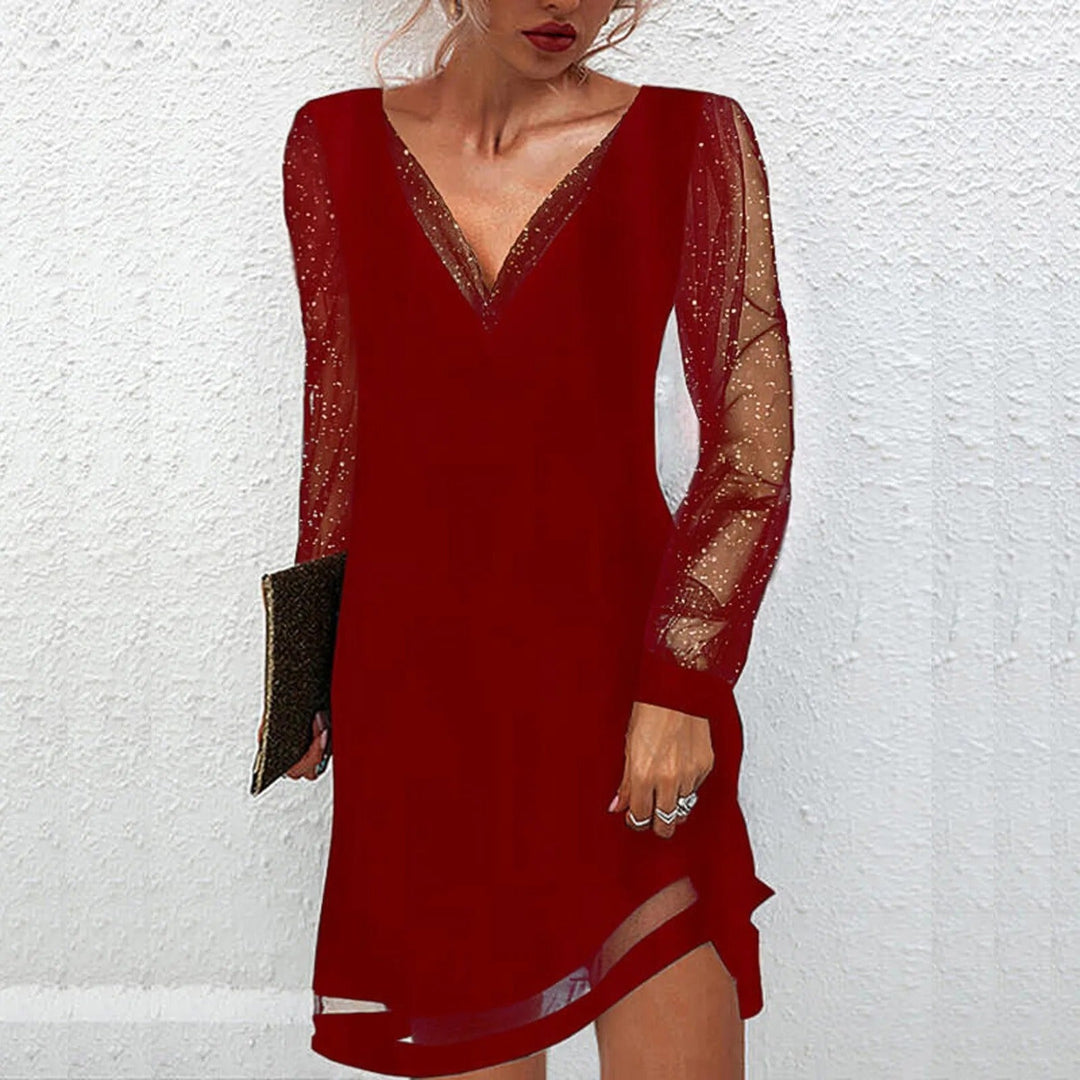 Levoire | Robe De Soiree Classique Avec Col En V Et Allure Luxueuse Rouge