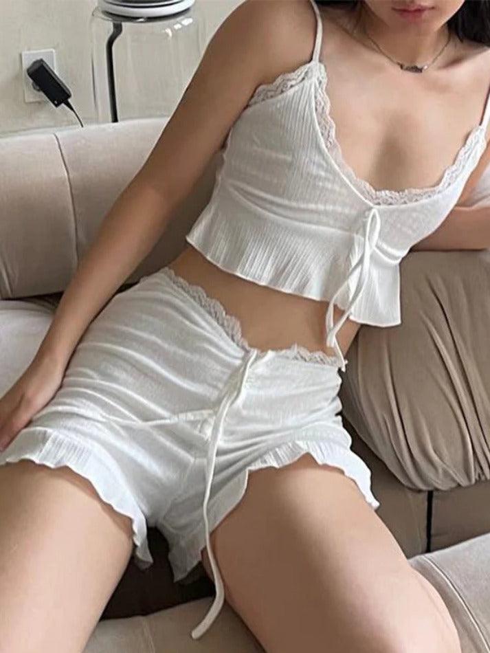 Levoire | Robe De Soirée En Dentelle Blanche Avec Bordure En Dentelle Et Lacets
