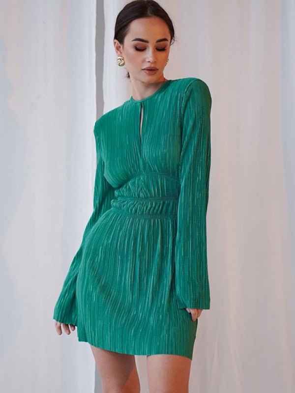 Levoire | Femme-modern robe mini plissée à découpe en clé de voute avec bord froncé et manches longues Vert
